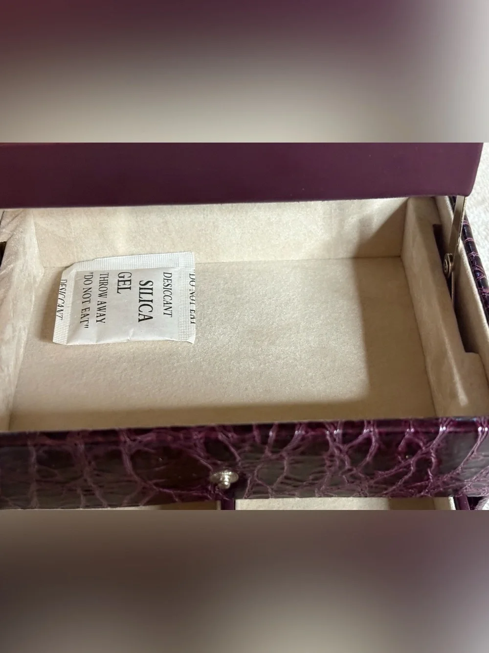 NWT Tuscan Designs Eggplant Crocodile Print Travel Jewelry Case
